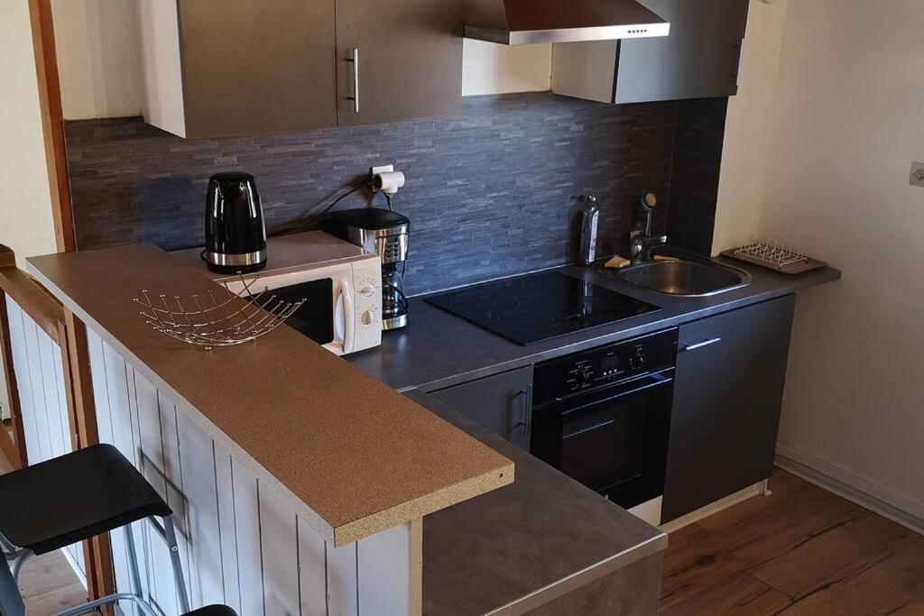 Duplex Au Centre Ville, Dans Cour Interieure Calme Dole Kültér fotó